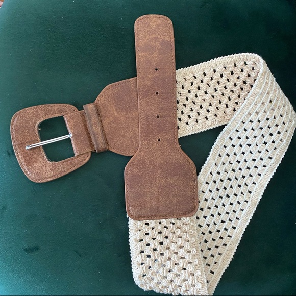 Beige Stretchy Tan Top With Belt Size Small - Picture 8 of 8